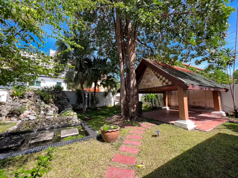 Jomtien Palace - Large Plot -3 Bedrooms - for sale and for rent