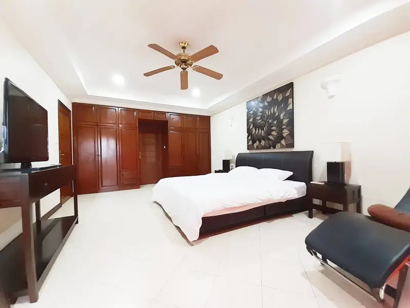  1 bed condo Jomtien with modern facilities, including a Western Kitchen and toilets decorated with high-quality materials and  modern Design,  close to Jomtien Beach, 