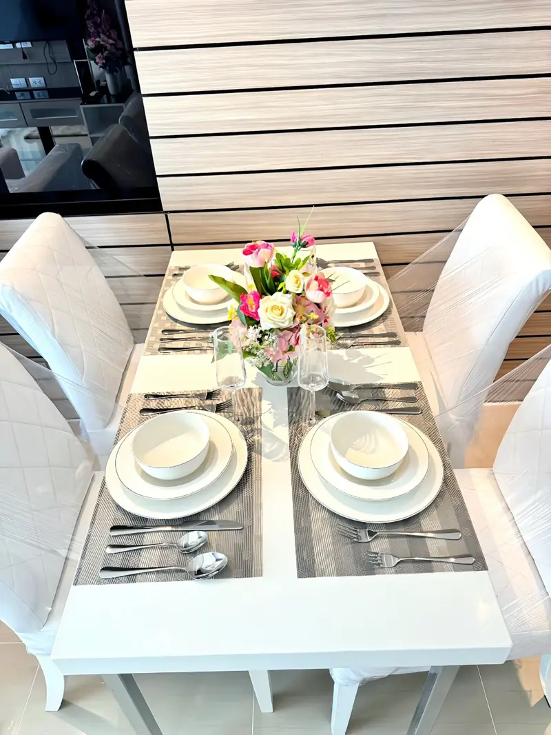 La Santir Pattaya 1 bed condo for sale central city Condo  adjacent to Jomtien Beach, with  large swimming pool, gym, tennis court, on-site shop, jogging track, etc