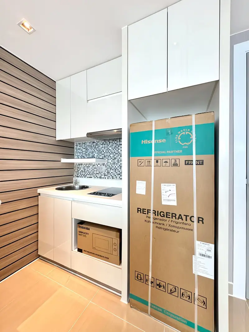 La Santir Pattaya 1 bed condo for sale central city Condo  adjacent to Jomtien Beach, with  large swimming pool, gym, tennis court, on-site shop, jogging track, etc