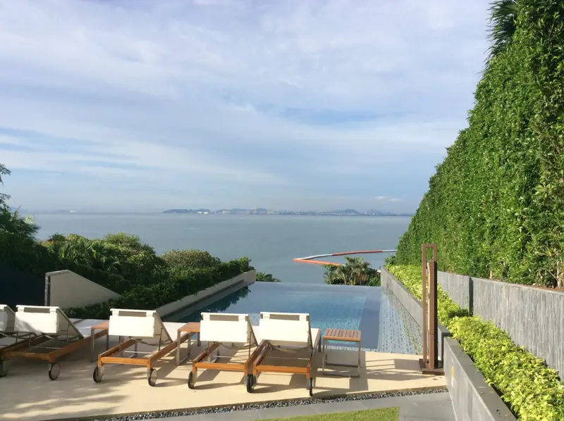 2 bed condo Situated in the prime location of Wong Amat Beach, the new beachfront condominium with an Infinity Sky Pool to feel part of the ocean .A Fitness Centre with a amazing views