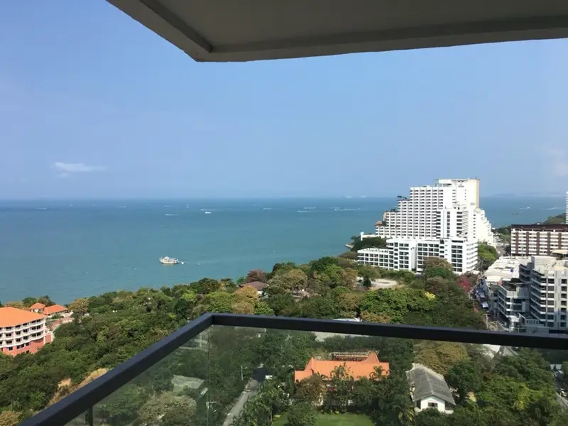 Unfurnished 2 bedrooms on High Floor For Sale