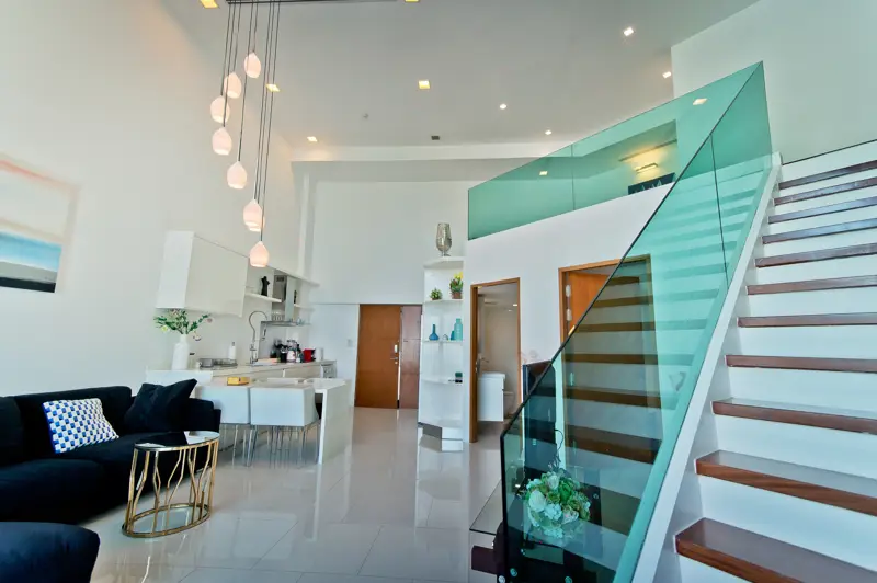 Duplex condo at Beachfront location at Wongamat beach at the Sanctuary at Wongamat, Pattaya and has the following facilities: Swimming pool, Gym, Internet, Security,