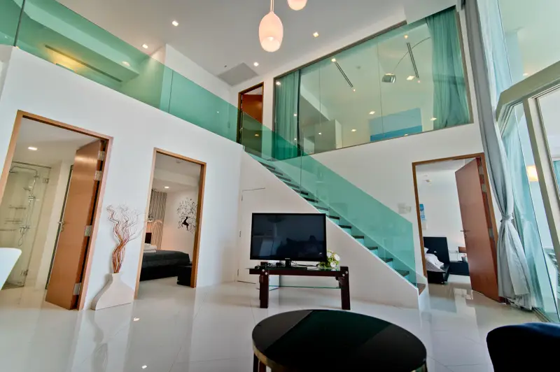 Duplex condo at Beachfront location at Wongamat beach at the Sanctuary at Wongamat, Pattaya and has the following facilities: Swimming pool, Gym, Internet, Security,