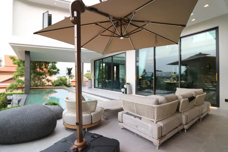 6 bedroom pool villa Jomtien feature private swimming pools and are part of an exclusive community with 24-hour security