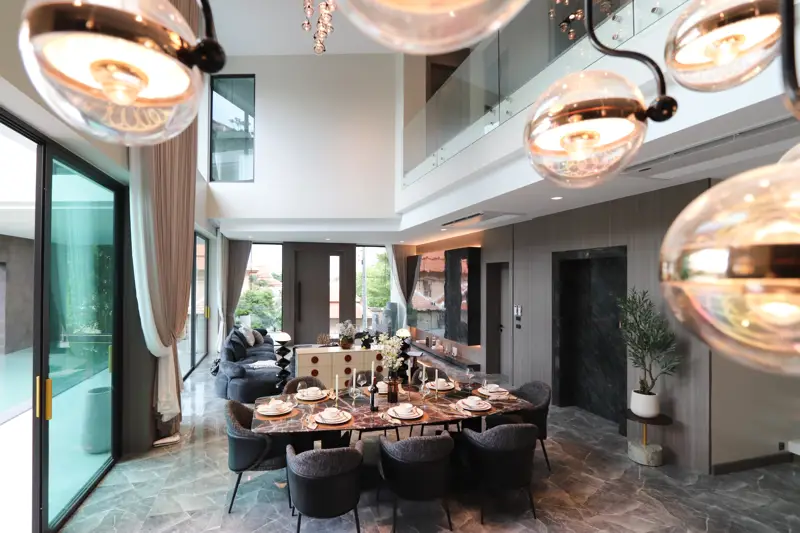 6 bedroom pool villa Jomtien feature private swimming pools and are part of an exclusive community with 24-hour security