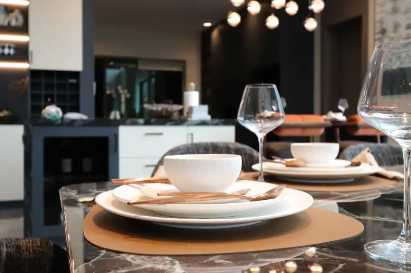 6 bedroom pool villa Jomtien feature private swimming pools and are part of an exclusive community with 24-hour security