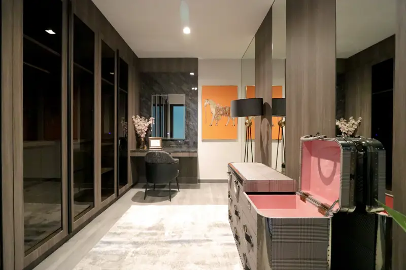 6 bedroom pool villa Jomtien feature private swimming pools and are part of an exclusive community with 24-hour security