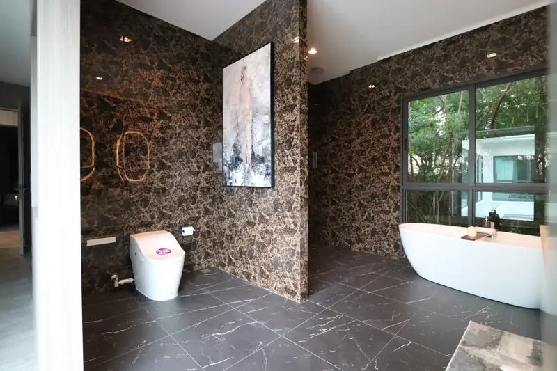 6 bedroom pool villa Jomtien feature private swimming pools and are part of an exclusive community with 24-hour security