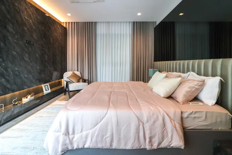 6 bedroom pool villa Jomtien feature private swimming pools and are part of an exclusive community with 24-hour security