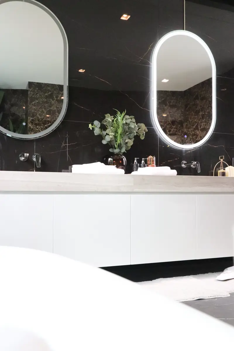 6 bedroom pool villa Jomtien feature private swimming pools and are part of an exclusive community with 24-hour security