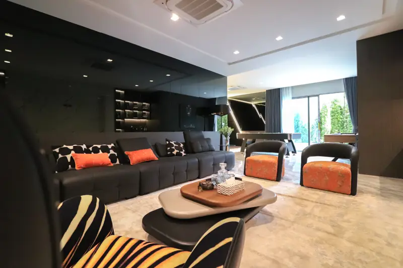 6 bedroom pool villa Jomtien feature private swimming pools and are part of an exclusive community with 24-hour security