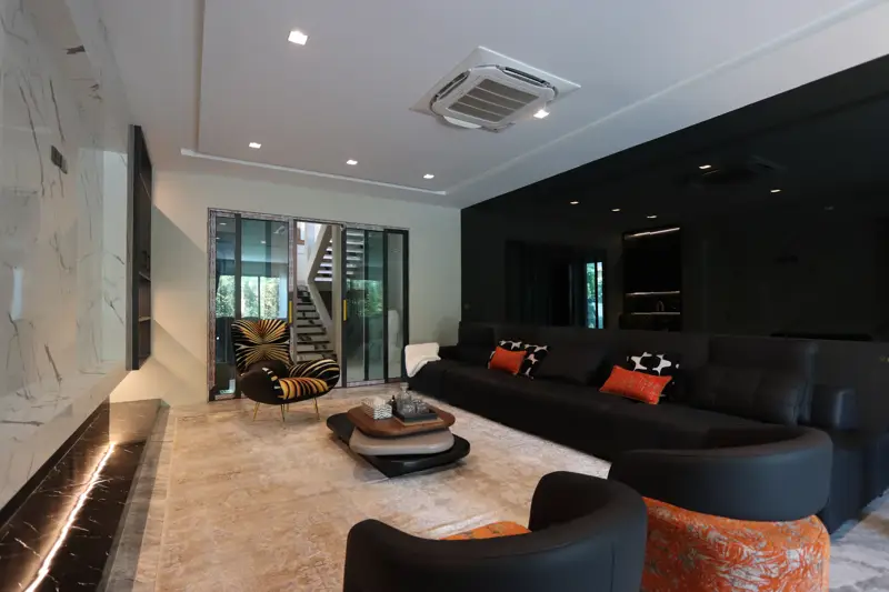 6 bedroom pool villa Jomtien feature private swimming pools and are part of an exclusive community with 24-hour security