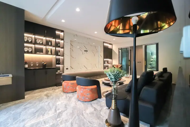 6 bedroom pool villa Jomtien feature private swimming pools and are part of an exclusive community with 24-hour security