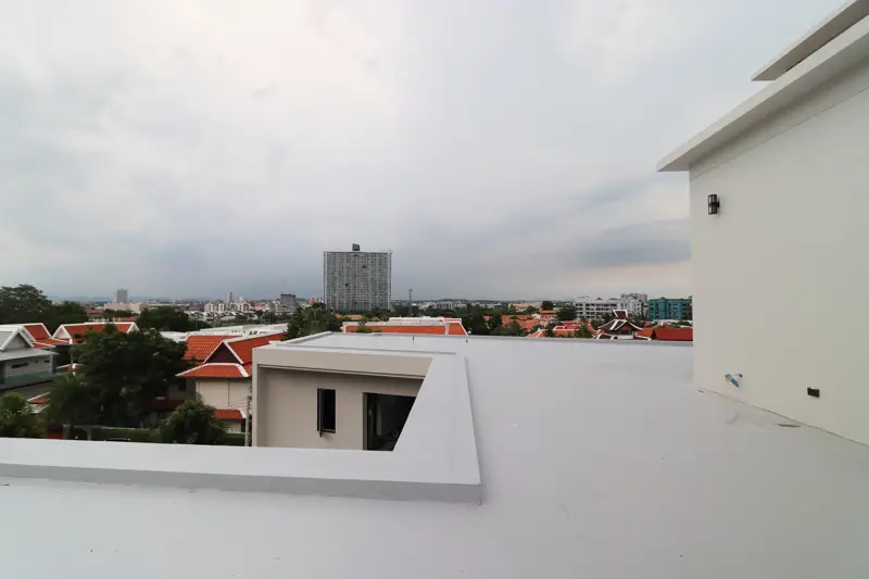 6 bedroom pool villa Jomtien feature private swimming pools and are part of an exclusive community with 24-hour security