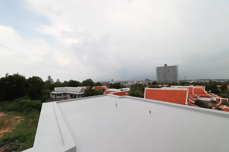 6 bedroom pool villa Jomtien feature private swimming pools and are part of an exclusive community with 24-hour security