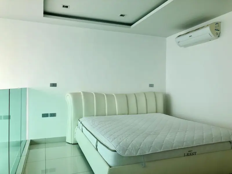 Duplex condo Wong Amat Tower  1 Bedroom, 1 Bathroom  Size: 65 sqm  Floor: 19th  View: Sea view