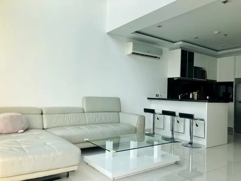 Duplex condo Wong Amat Tower  1 Bedroom, 1 Bathroom  Size: 65 sqm  Floor: 19th  View: Sea view