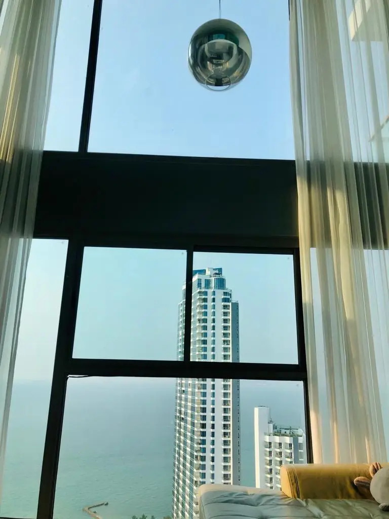 Duplex condo Wong Amat Tower  1 Bedroom, 1 Bathroom  Size: 65 sqm  Floor: 19th  View: Sea view