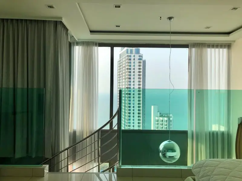 Duplex condo Wong Amat Tower  1 Bedroom, 1 Bathroom  Size: 65 sqm  Floor: 19th  View: Sea view