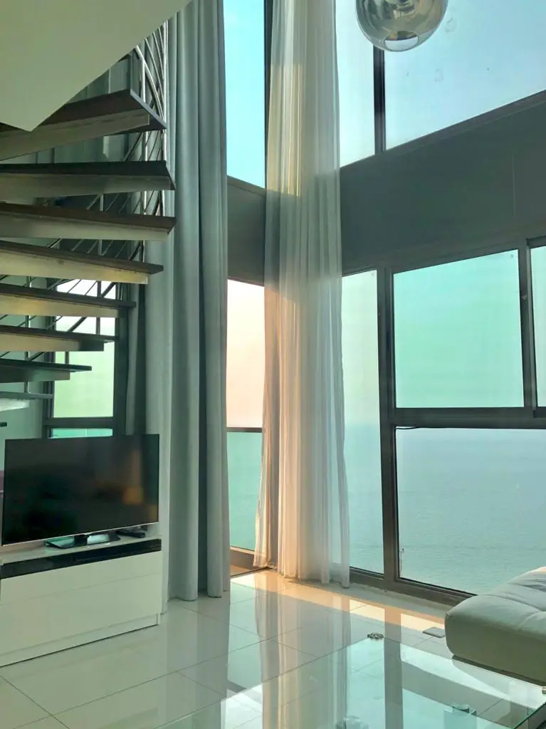 Duplex condo Wong Amat Tower  1 Bedroom, 1 Bathroom  Size: 65 sqm  Floor: 19th  View: Sea view