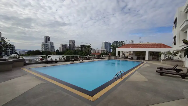 Pattaya Hill resort Condo with  fitness center, car parking, security system..Near to  Food Mart Supermarket, Boon Uea Shopping Plaza, Friendship Supermarket, Bali Hai Plaza, 