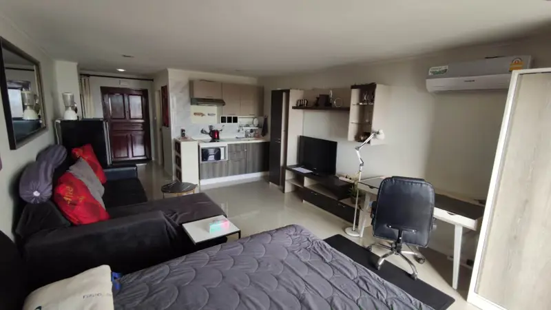 Pattaya Hill resort Condo with  fitness center, car parking, security system..Near to  Food Mart Supermarket, Boon Uea Shopping Plaza, Friendship Supermarket, Bali Hai Plaza, 