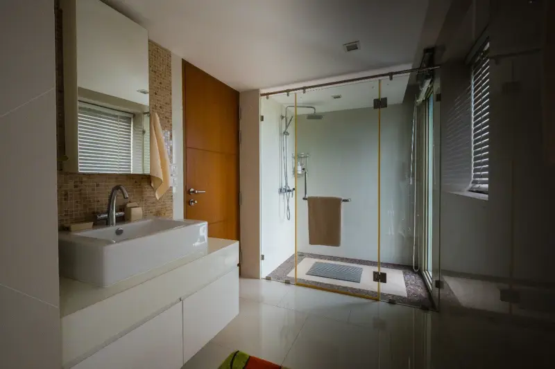 3 bed Duplex at The Sanctuary at Wongamat, Pattaya has the following facilities: Swimming pool, Gym, Internet, Security, Car park, Garden, Sauna, Children's area and Elevator. 