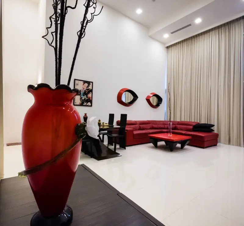 3 bed Duplex at The Sanctuary at Wongamat, Pattaya has the following facilities: Swimming pool, Gym, Internet, Security, Car park, Garden, Sauna, Children's area and Elevator. 