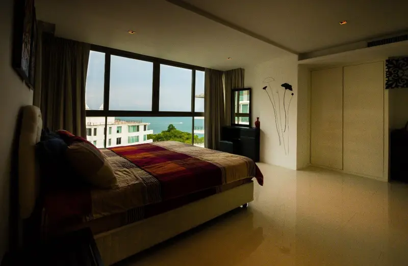 3 bed Duplex at The Sanctuary at Wongamat, Pattaya has the following facilities: Swimming pool, Gym, Internet, Security, Car park, Garden, Sauna, Children's area and Elevator. 