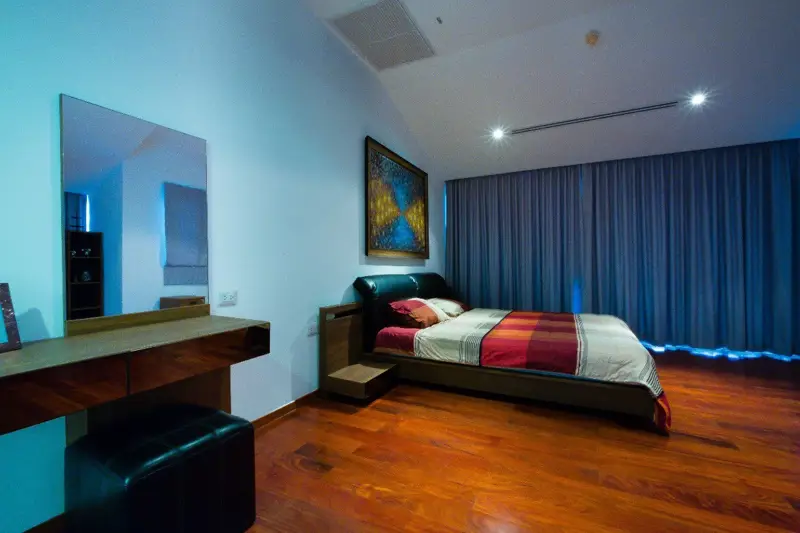 3 bed Duplex at The Sanctuary at Wongamat, Pattaya has the following facilities: Swimming pool, Gym, Internet, Security, Car park, Garden, Sauna, Children's area and Elevator. 