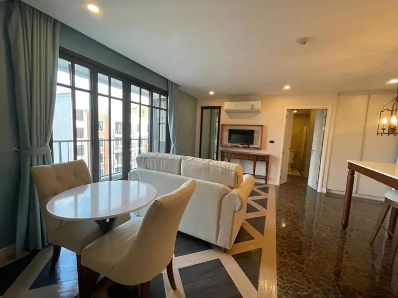 2 bed Condo Jomtien clubhouse, family club, playground, jacuzzi, garden, swimming pool, fitness center, sauna, library,