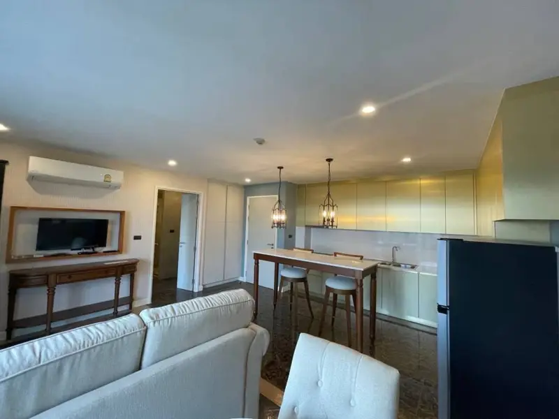 2 bed Condo Jomtien clubhouse, family club, playground, jacuzzi, garden, swimming pool, fitness center, sauna, library,