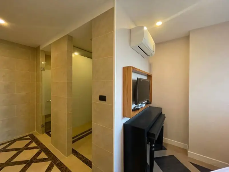 2 bed Condo Jomtien clubhouse, family club, playground, jacuzzi, garden, swimming pool, fitness center, sauna, library,