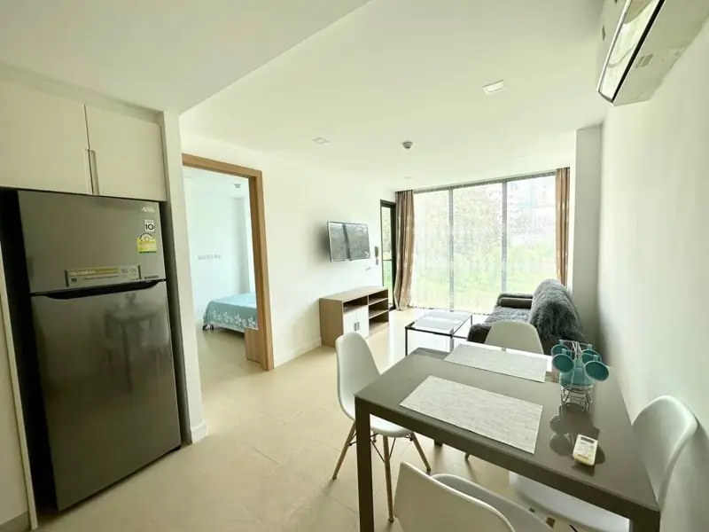 Condo for  sale at AURORA Pratumnak in Pattaya (Thailand) at  Cozy Beach area of Pratumnak Hill, only 300 meters  to the sea with Swimming pool, Gym, Security, Car park, Sauna and Concierge.
