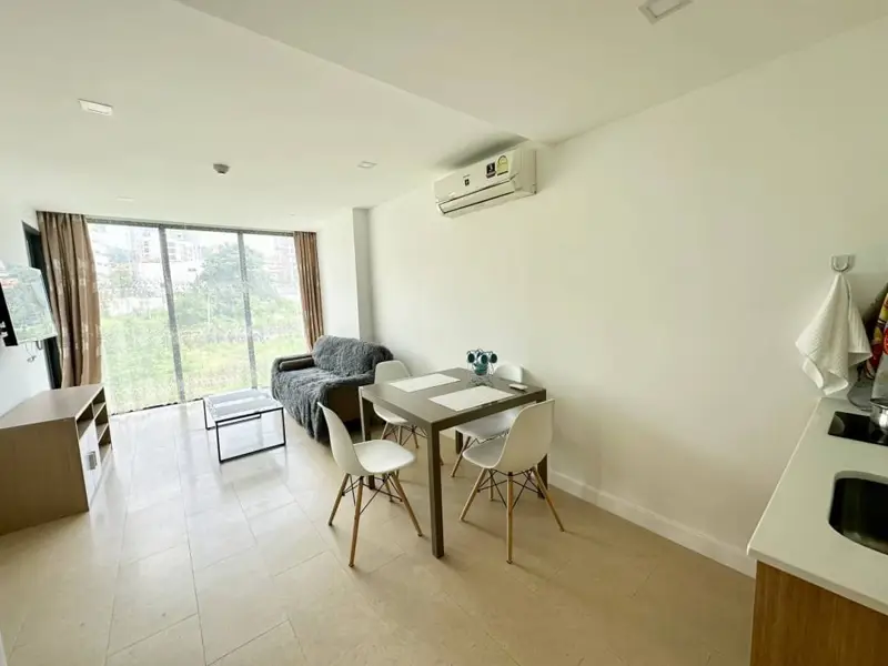 Condo for  sale at AURORA Pratumnak in Pattaya (Thailand) at  Cozy Beach area of Pratumnak Hill, only 300 meters  to the sea with Swimming pool, Gym, Security, Car park, Sauna and Concierge.