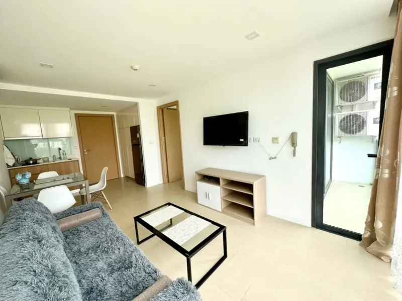 Condo for  sale at AURORA Pratumnak in Pattaya (Thailand) at  Cozy Beach area of Pratumnak Hill, only 300 meters  to the sea with Swimming pool, Gym, Security, Car park, Sauna and Concierge.