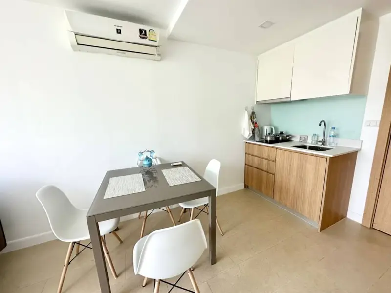 Condo for  sale at AURORA Pratumnak in Pattaya (Thailand) at  Cozy Beach area of Pratumnak Hill, only 300 meters  to the sea with Swimming pool, Gym, Security, Car park, Sauna and Concierge.