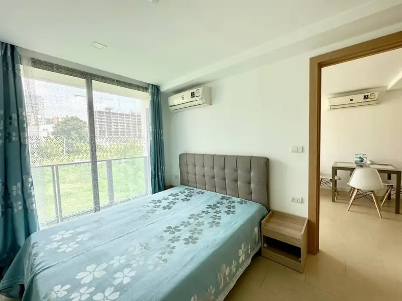 Condo for  sale at AURORA Pratumnak in Pattaya (Thailand) at  Cozy Beach area of Pratumnak Hill, only 300 meters  to the sea with Swimming pool, Gym, Security, Car park, Sauna and Concierge.