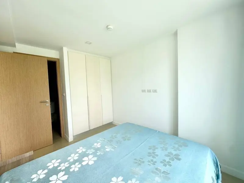 Condo for  sale at AURORA Pratumnak in Pattaya (Thailand) at  Cozy Beach area of Pratumnak Hill, only 300 meters  to the sea with Swimming pool, Gym, Security, Car park, Sauna and Concierge.