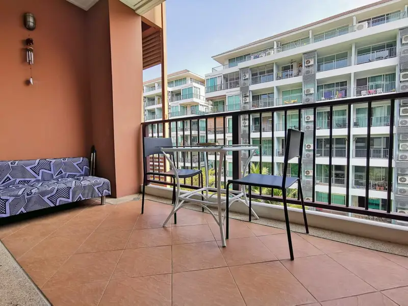 Diamond Suites Thappraya Studio for sale