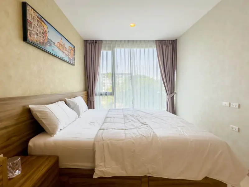 Riviera Wong Amat 1 Bedroom for sale luxury facilities including multiple swimming pools (including infinity edge sky pools), a fully-equipped gym, gardens, a kids' club, games room, 24-hour security