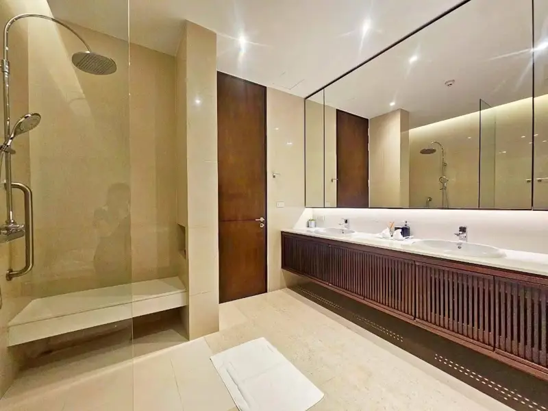 3 bed condo Bangsaray Heights with extensive facilities and complete exclusive services, including the gym, swimming pool, tennis court, Thai & International restaurants