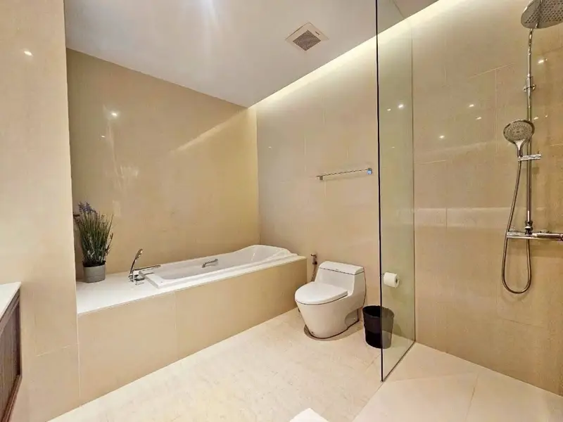 3 bed condo Bangsaray Heights with extensive facilities and complete exclusive services, including the gym, swimming pool, tennis court, Thai & International restaurants