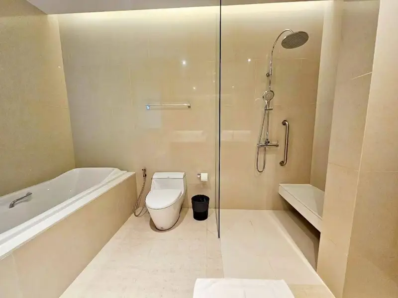 3 bed condo Bangsaray Heights with extensive facilities and complete exclusive services, including the gym, swimming pool, tennis court, Thai & International restaurants