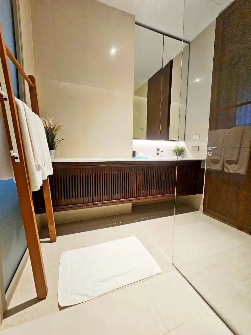 3 bed condo Bangsaray Heights with extensive facilities and complete exclusive services, including the gym, swimming pool, tennis court, Thai & International restaurants