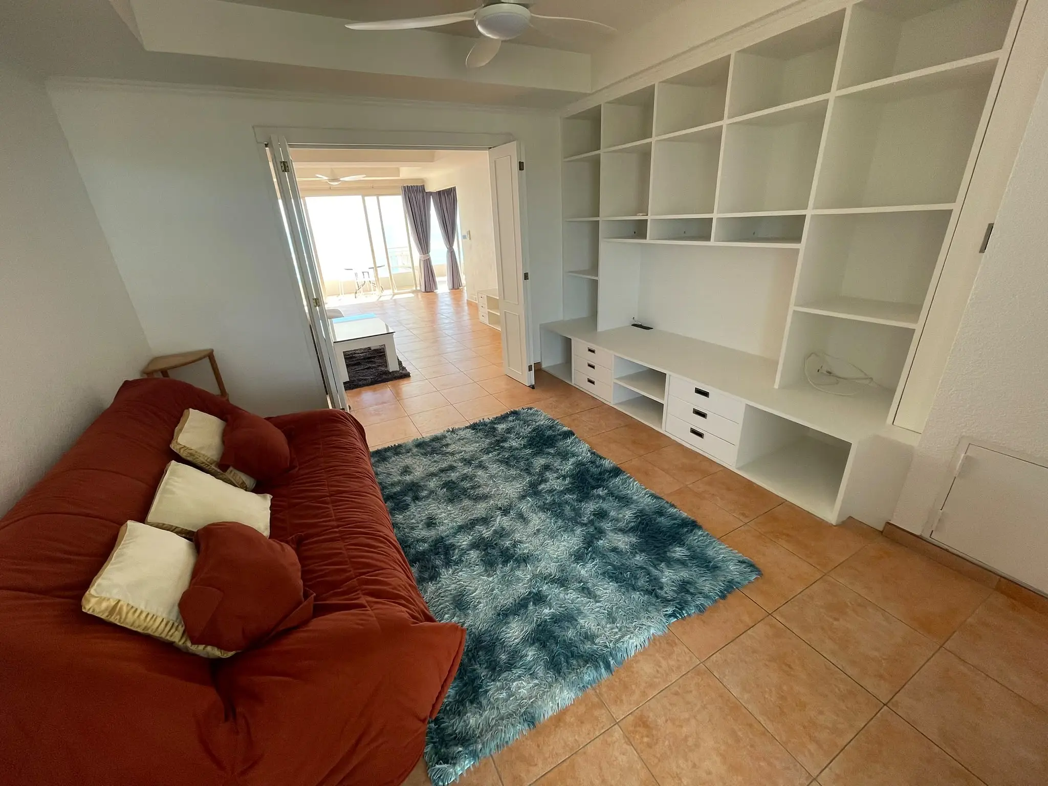 Metro Jomtien – Large Duplex PH for rent