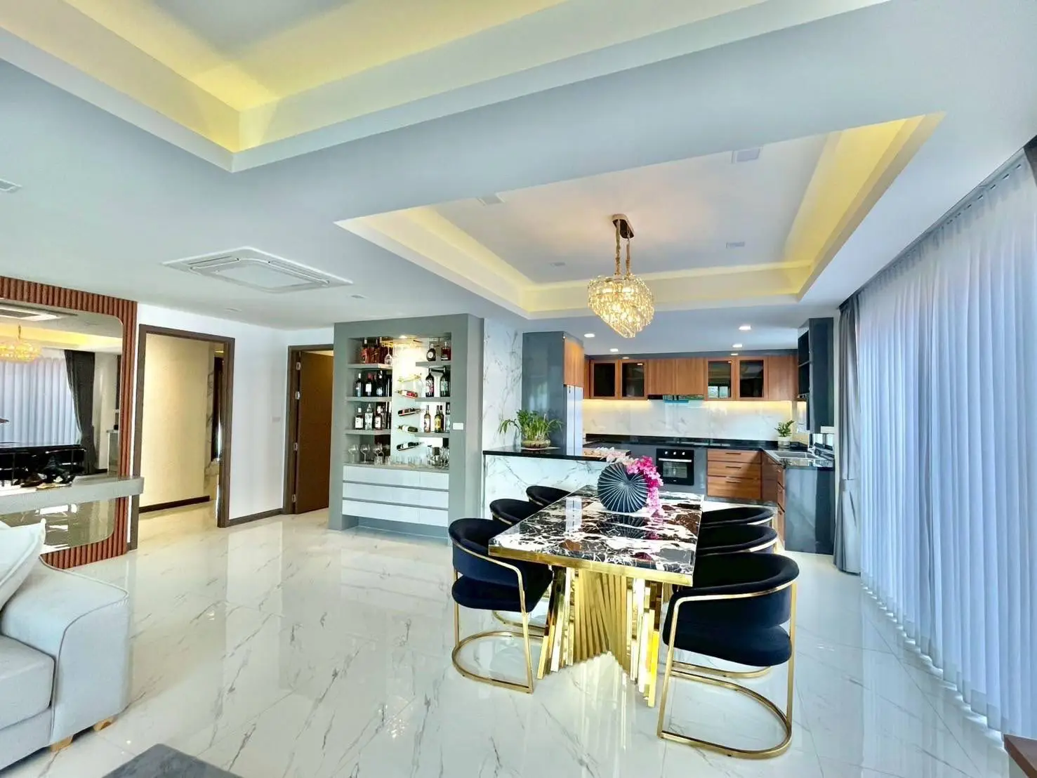 Jomtien Pool Villa for sale living room