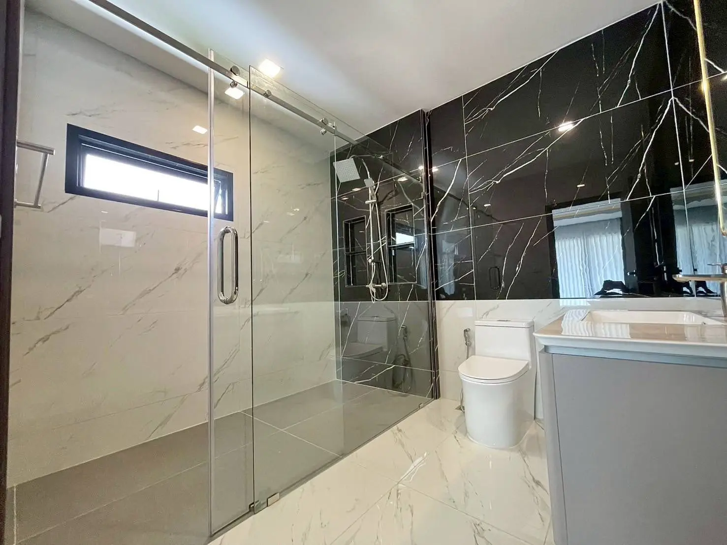 Jomtien Pool Villa for sale bathroom