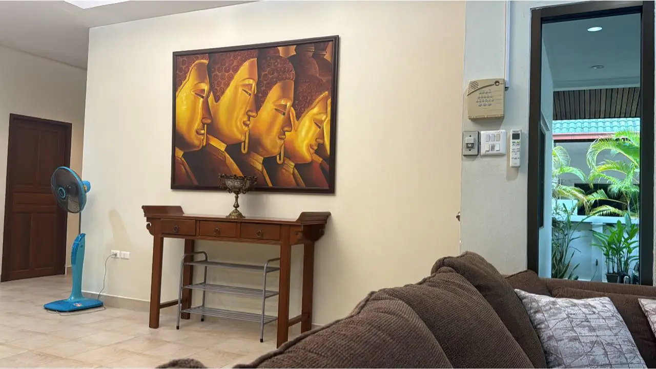 SP Village 3 East Pattaya 4 Bedroom House for rent living 